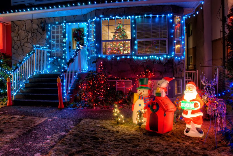 6 Ways To Get In The Christmas Spirit in Raleigh: Christmas Lights