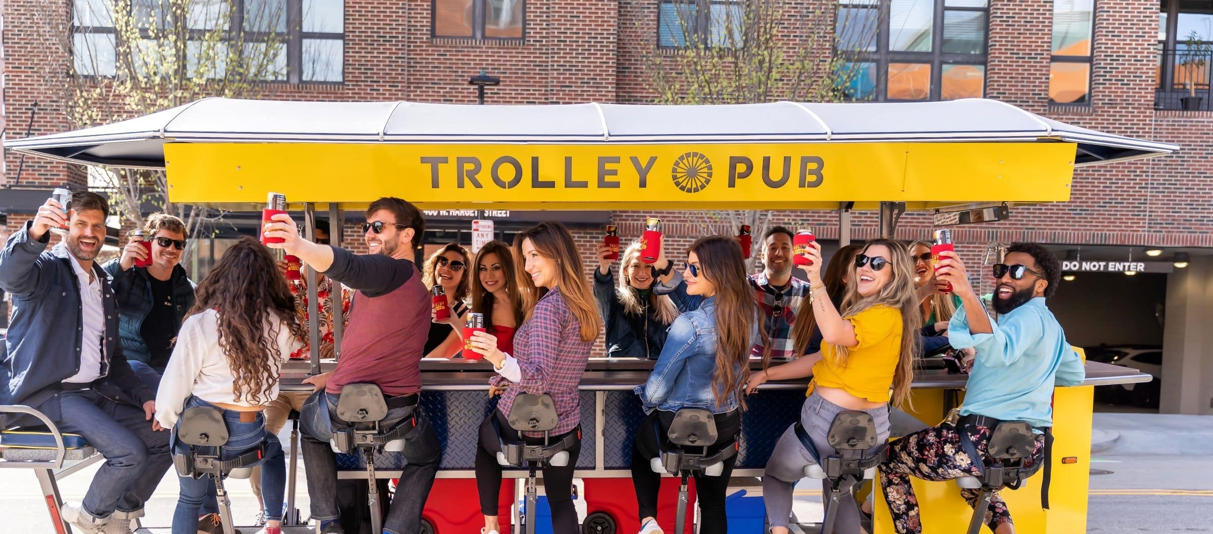 trolley pub tour